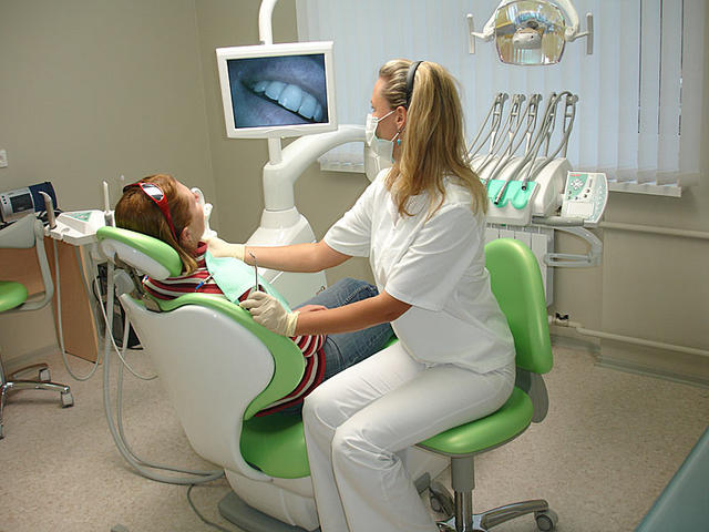 стоматолог-терапевт в москве